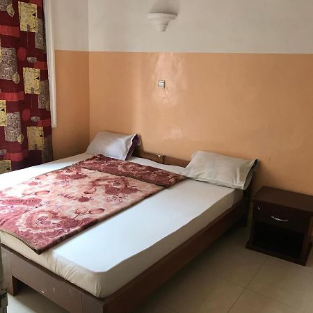 ברזוויל Appartements Chez Leo מראה חיצוני תמונה