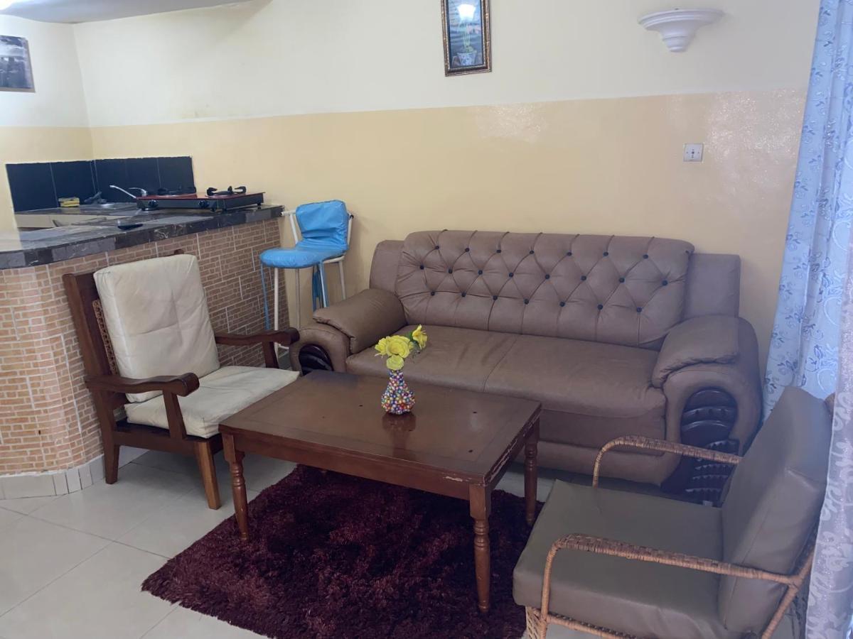 ברזוויל Appartements Chez Leo מראה חיצוני תמונה