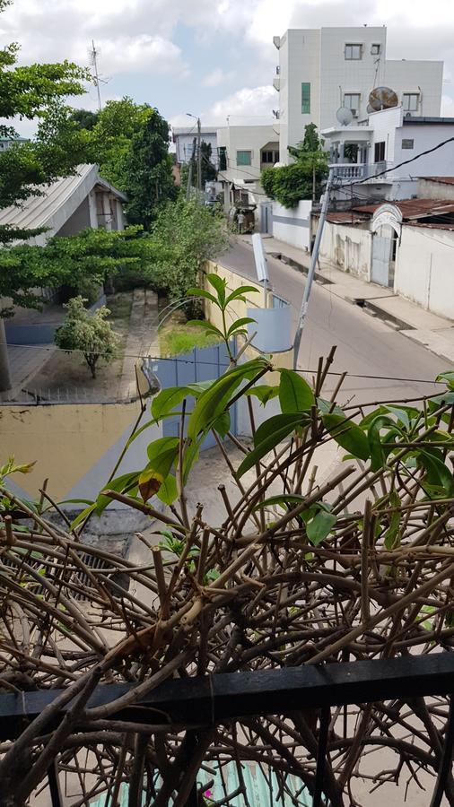 ברזוויל Appartements Chez Leo מראה חיצוני תמונה
