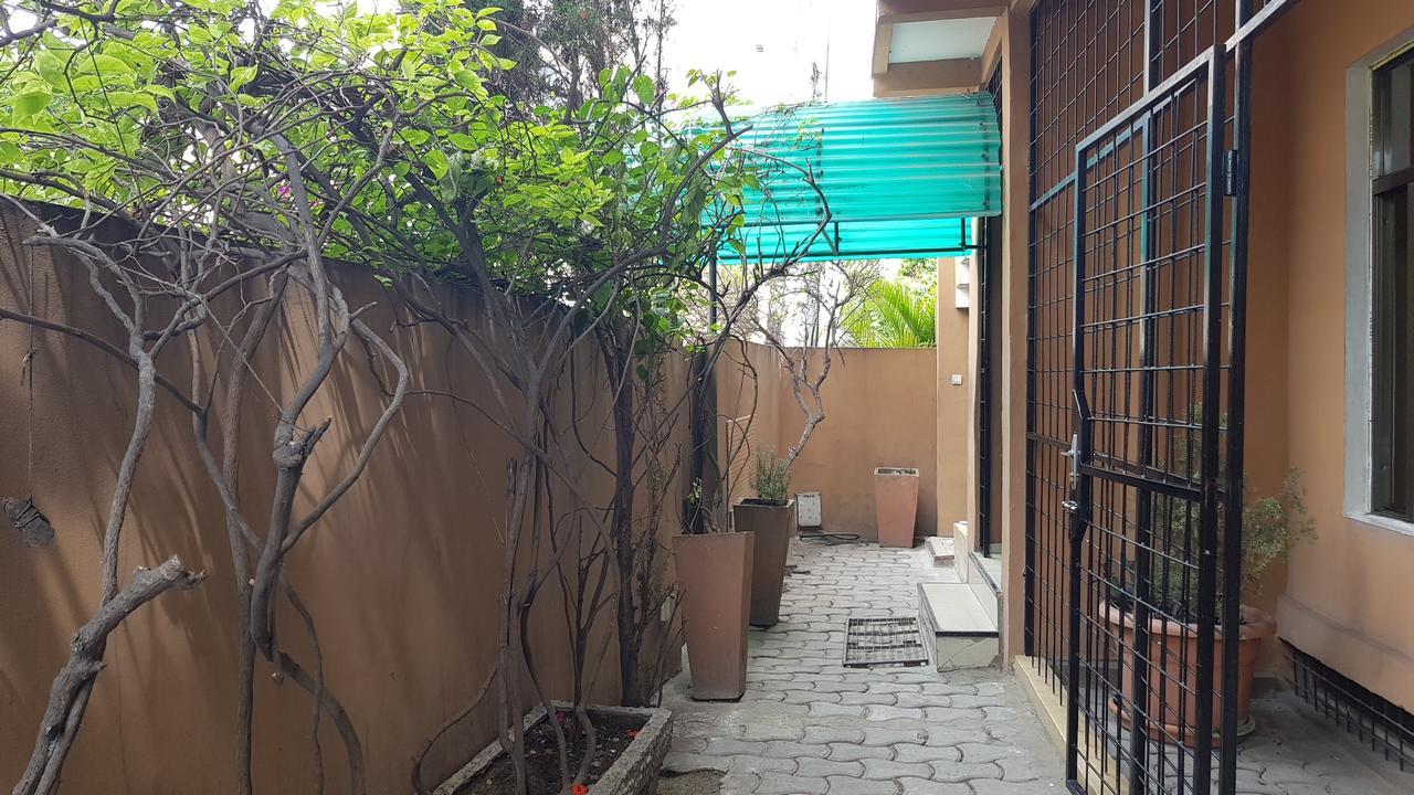 ברזוויל Appartements Chez Leo מראה חיצוני תמונה