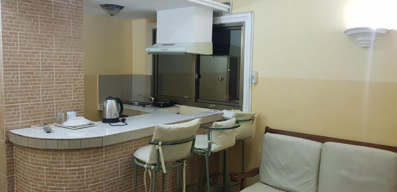 ברזוויל Appartements Chez Leo מראה חיצוני תמונה