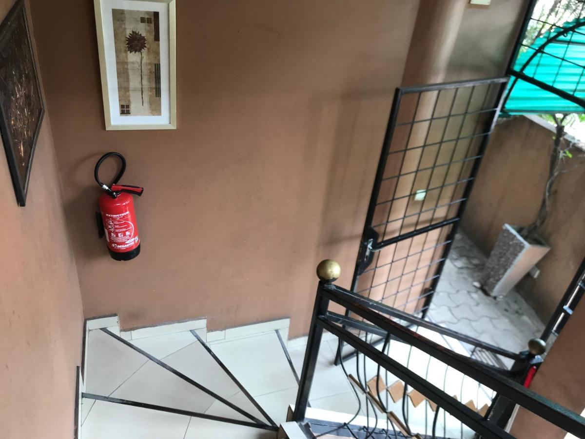 ברזוויל Appartements Chez Leo מראה חיצוני תמונה